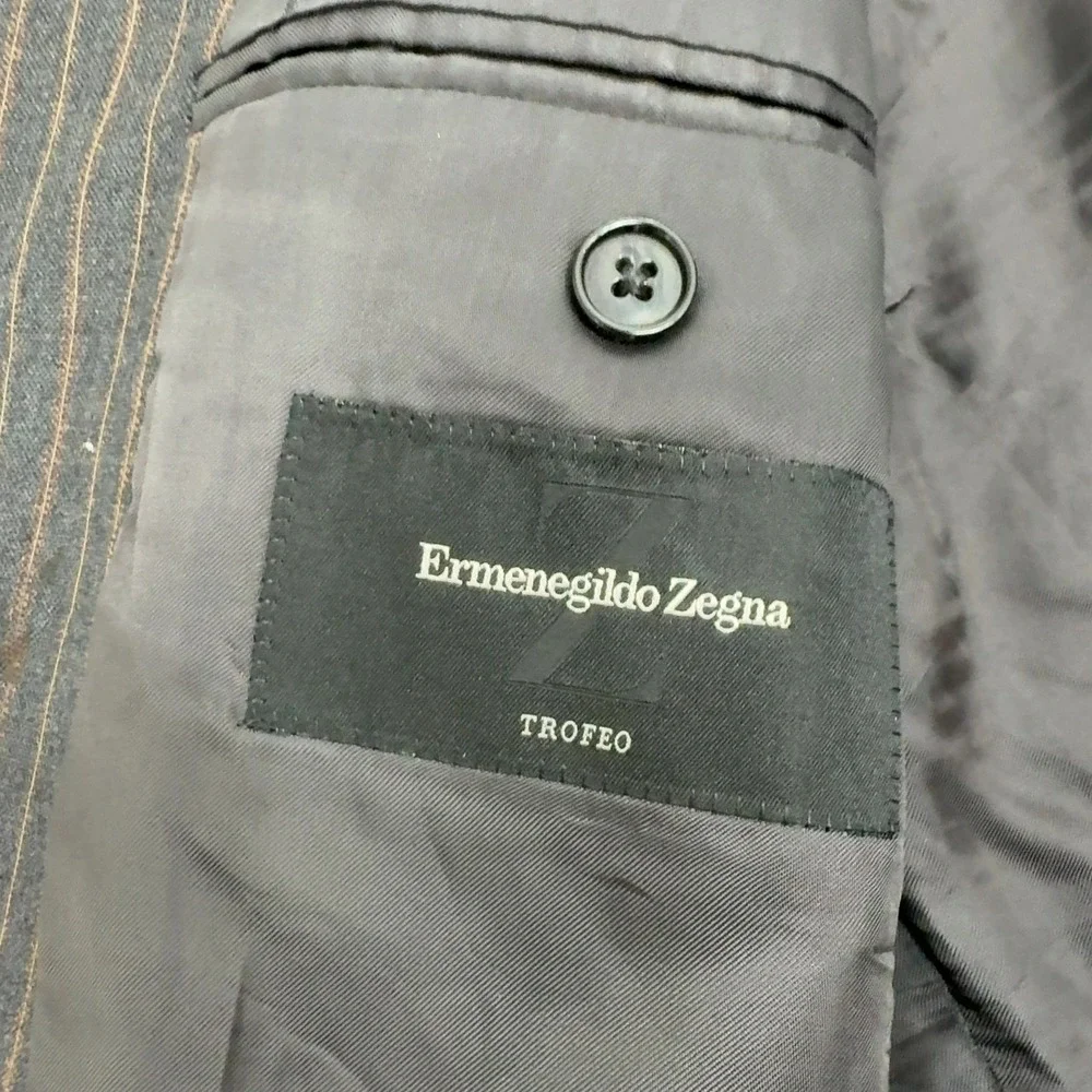 Ermenegildo Zegna Blazer Mens 52R Grey 100% Wool Pinstripe 3 Button Luxury Style